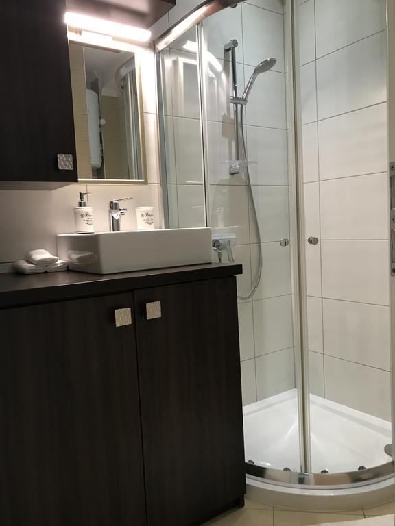 Apartment Ajla トゥズラ エクステリア 写真