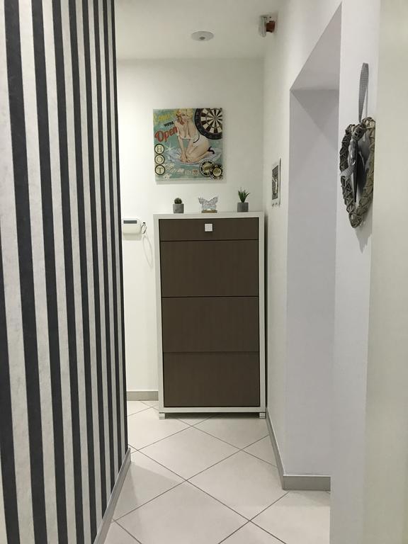 Apartment Ajla トゥズラ エクステリア 写真