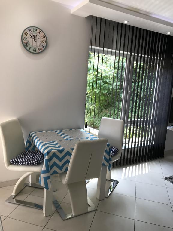 Apartment Ajla トゥズラ エクステリア 写真
