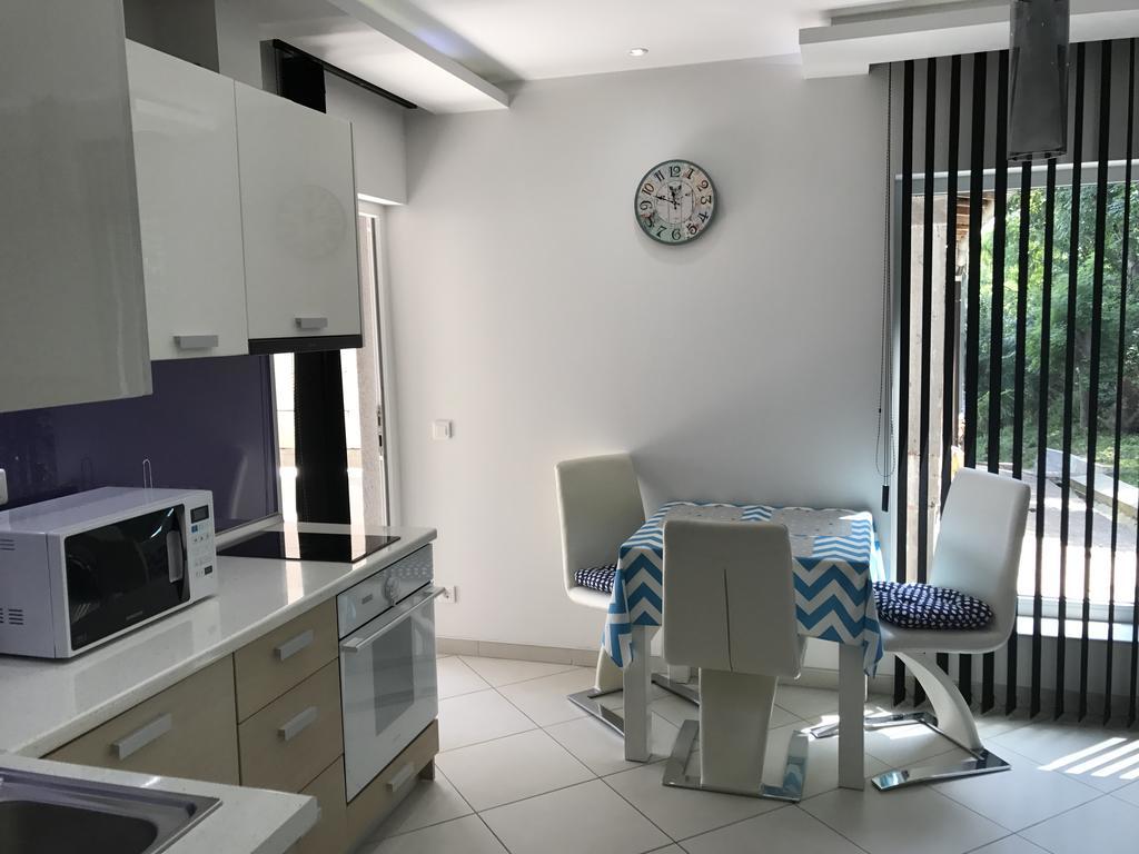 Apartment Ajla トゥズラ エクステリア 写真