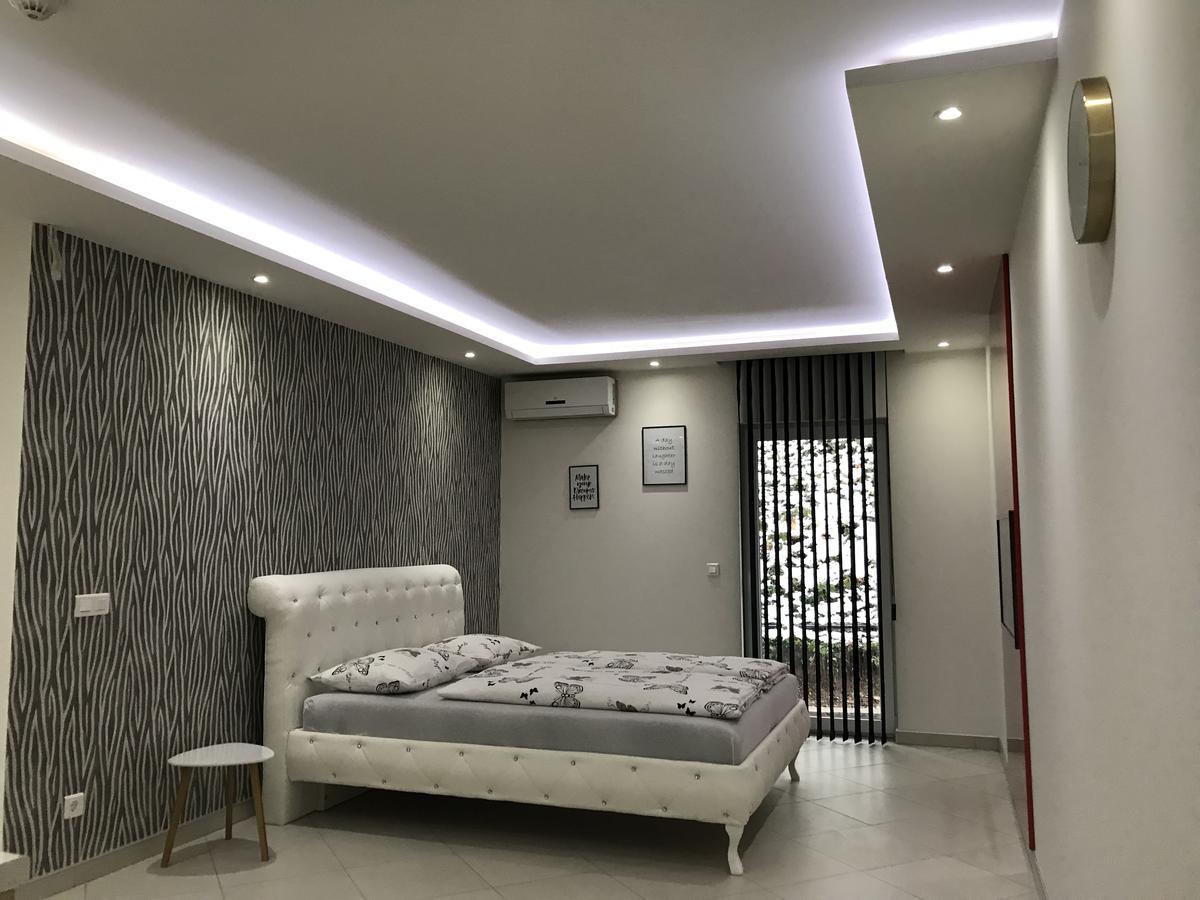 Apartment Ajla トゥズラ エクステリア 写真