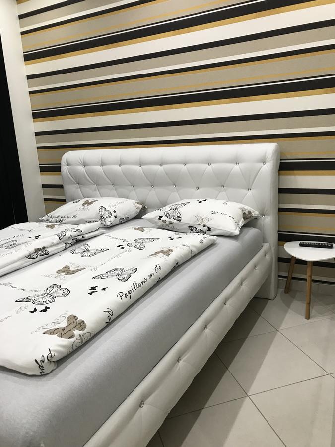 Apartment Ajla トゥズラ エクステリア 写真
