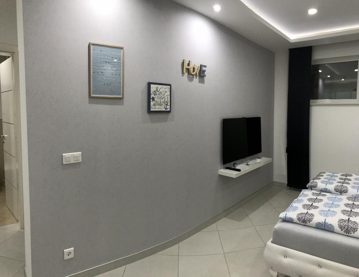 Apartment Ajla トゥズラ エクステリア 写真