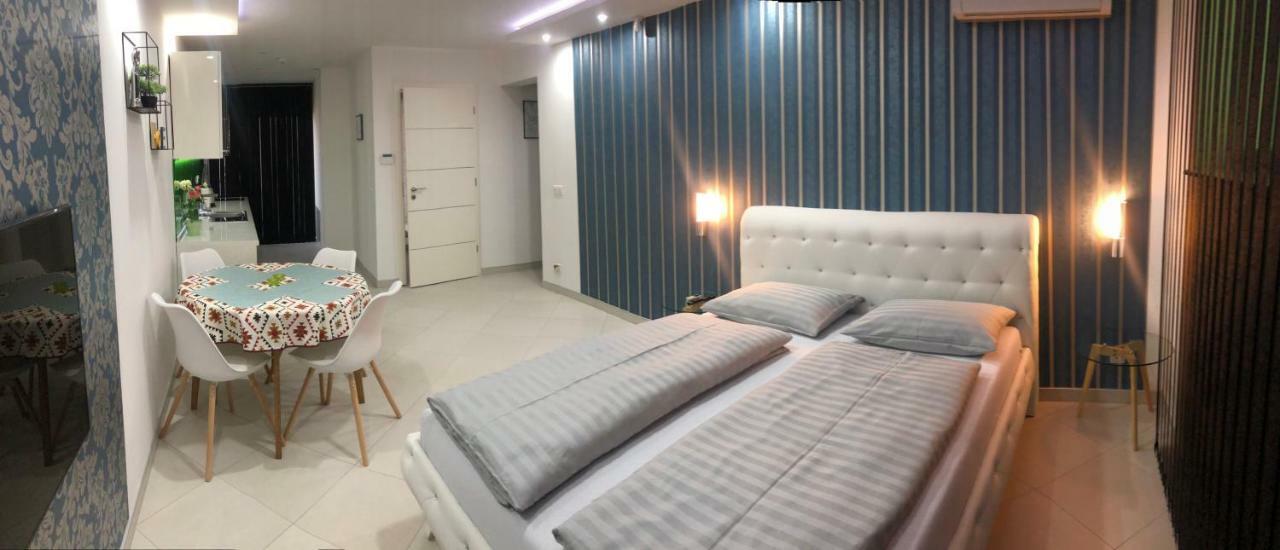 Apartment Ajla トゥズラ エクステリア 写真