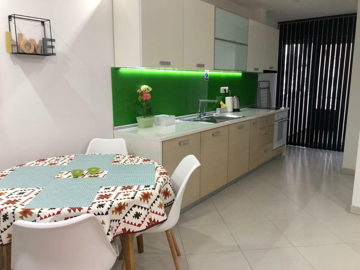 Apartment Ajla トゥズラ エクステリア 写真